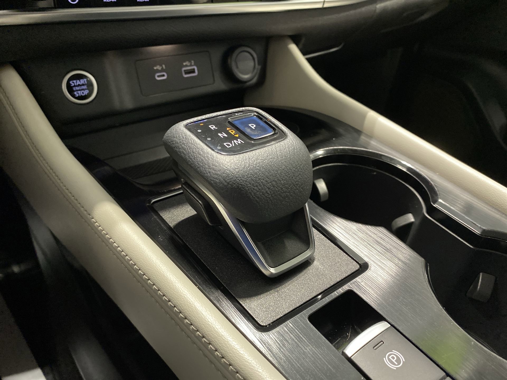 Used 2021 White Nissan SL image 15