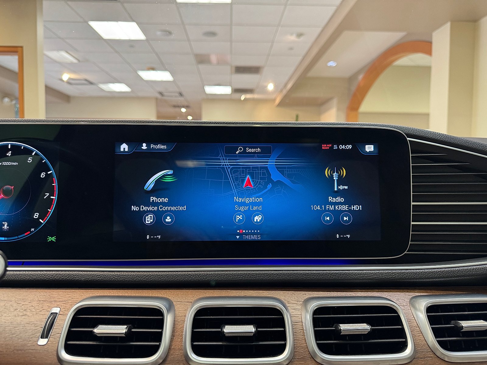 Certified Used 2022 Lunar Blue Metallic Mercedes-Benz 4MATIC® image 14