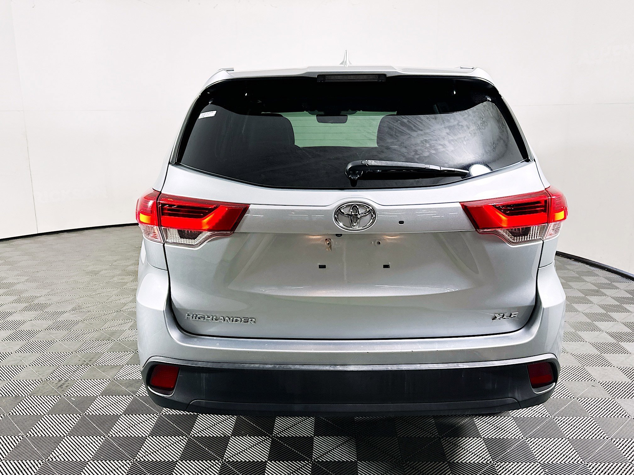 2019 Toyota Highlander thumbnail 6
