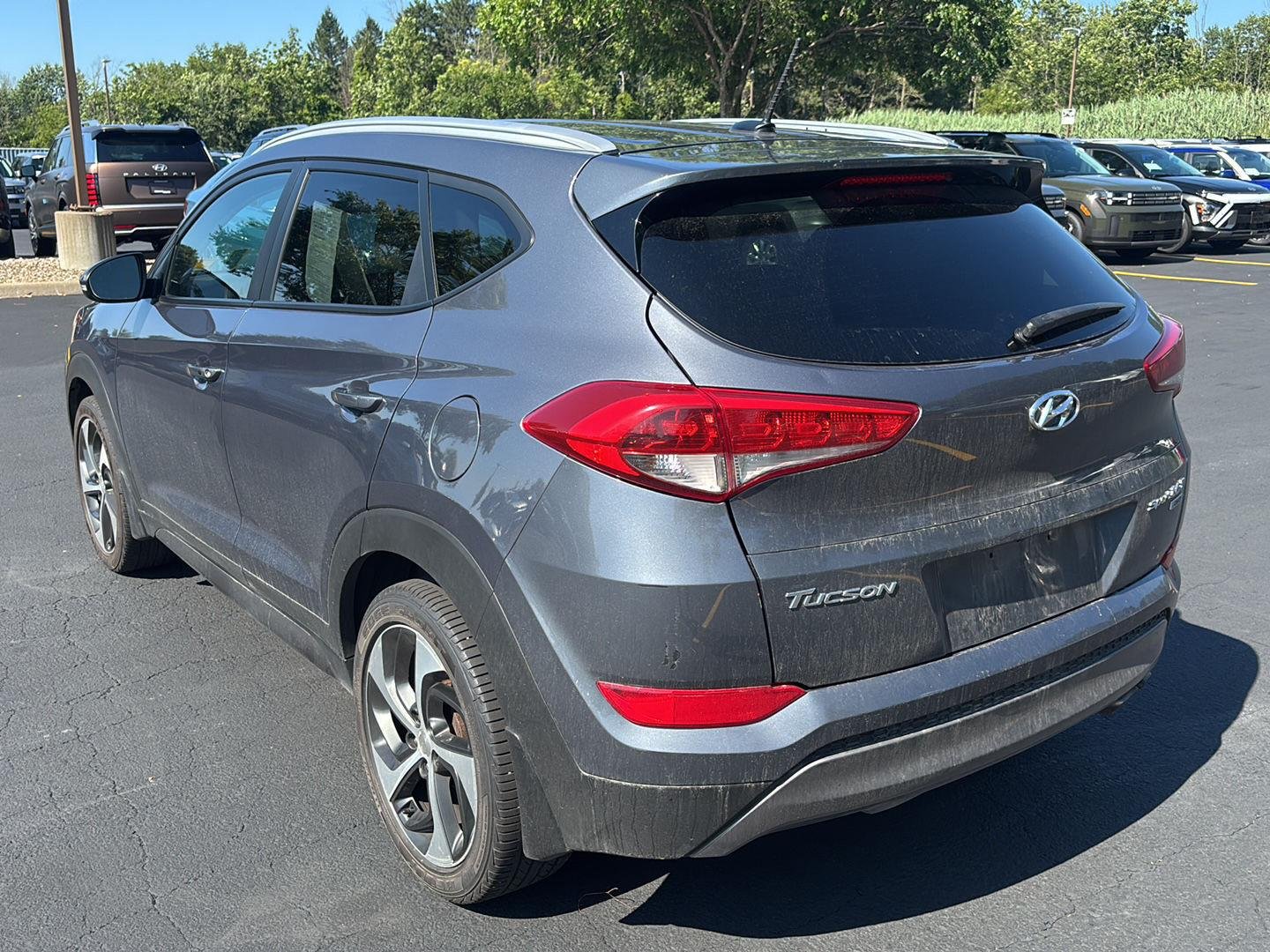 Used 2016 Coliseum Grey Hyundai Sport image 4
