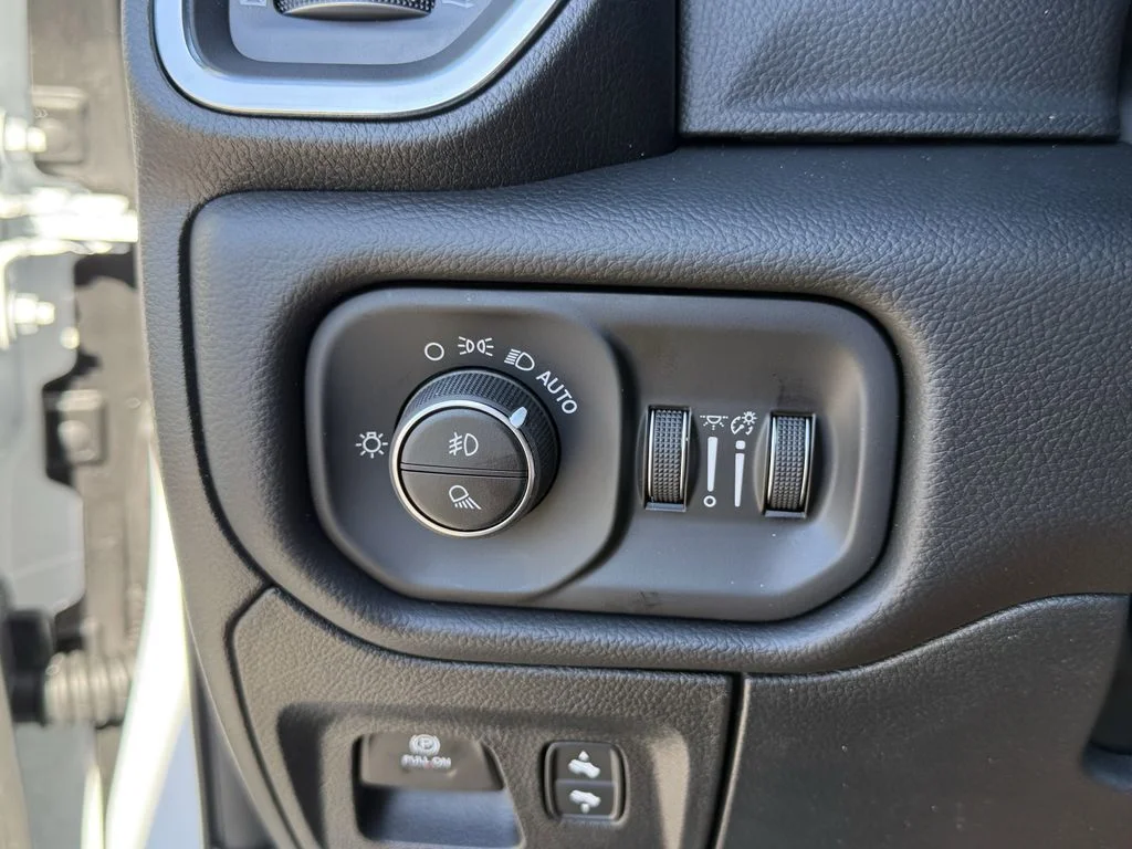 2026 RAM 1500 Laramie - Photo 19