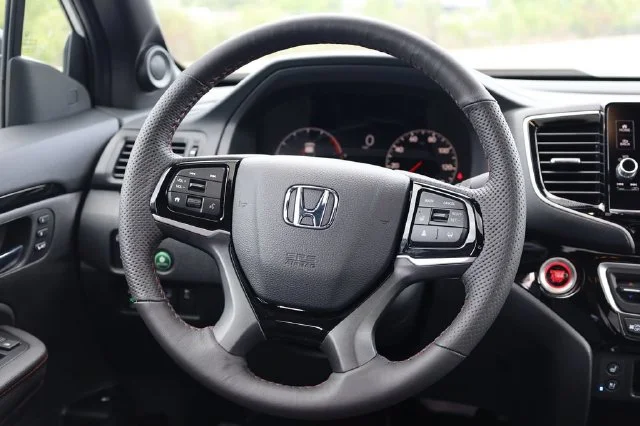 New 2026 Platinum White Pearl Honda Black Edition image 19