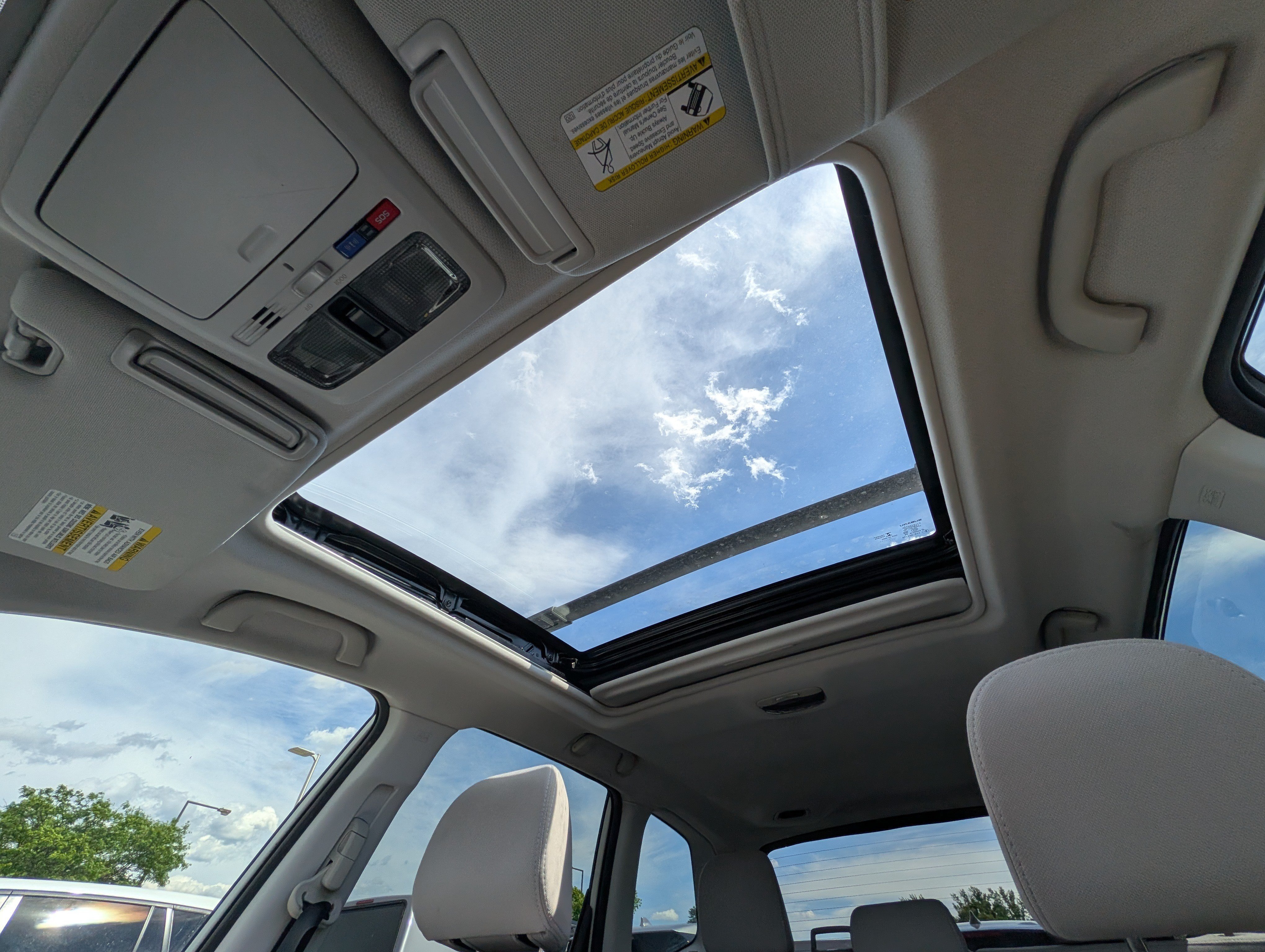 Used 2018 Crystal White Pearl Subaru Premium image 32