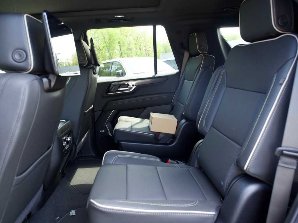 New 2026 Onyx Black GMC Elevation image 13