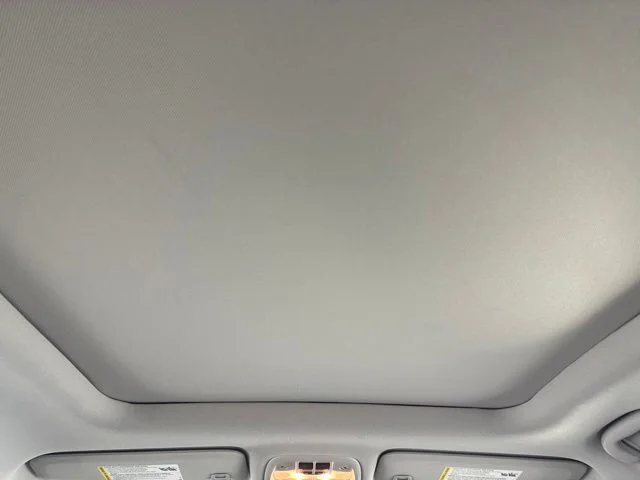 Used 2023 White Chevrolet Premier image 28