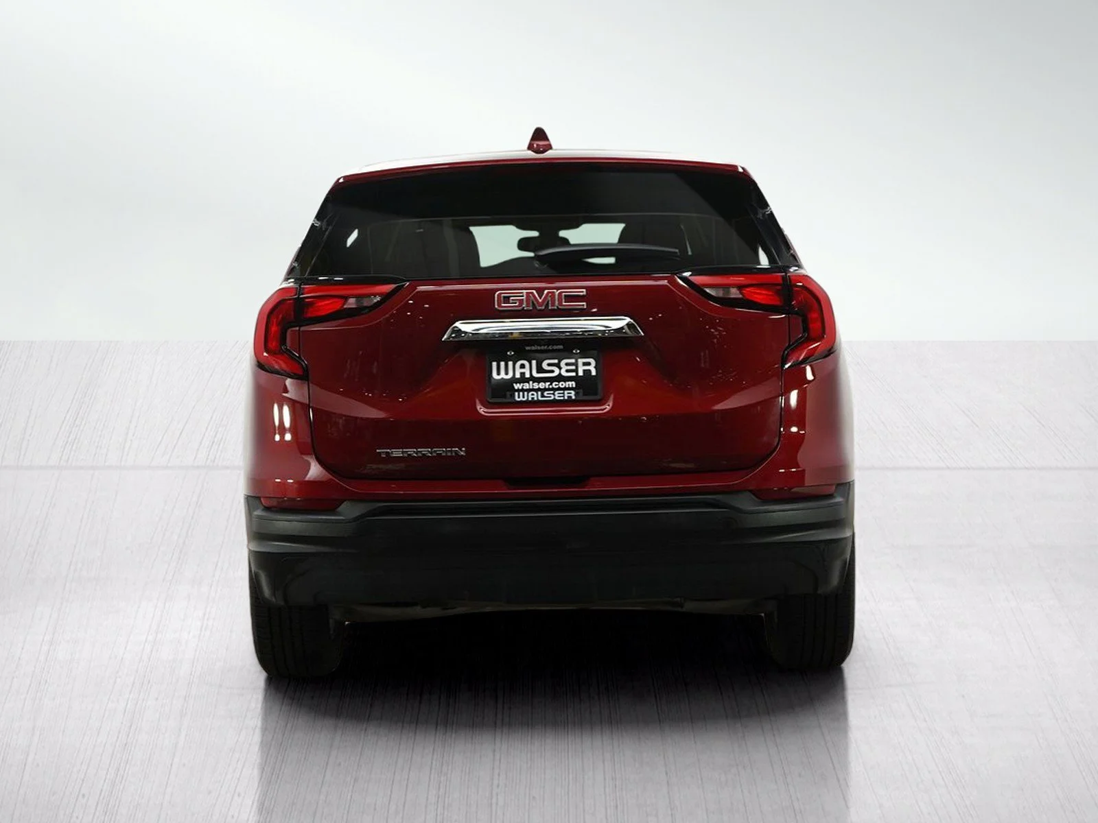 Used 2018 Red Quartz Tintcoat GMC SLE image 4
