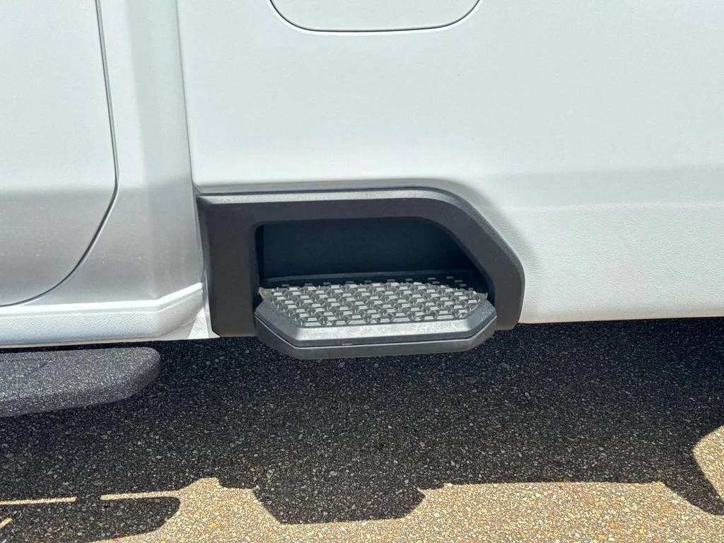 New 2026 Summit White GMC Pro image 7
