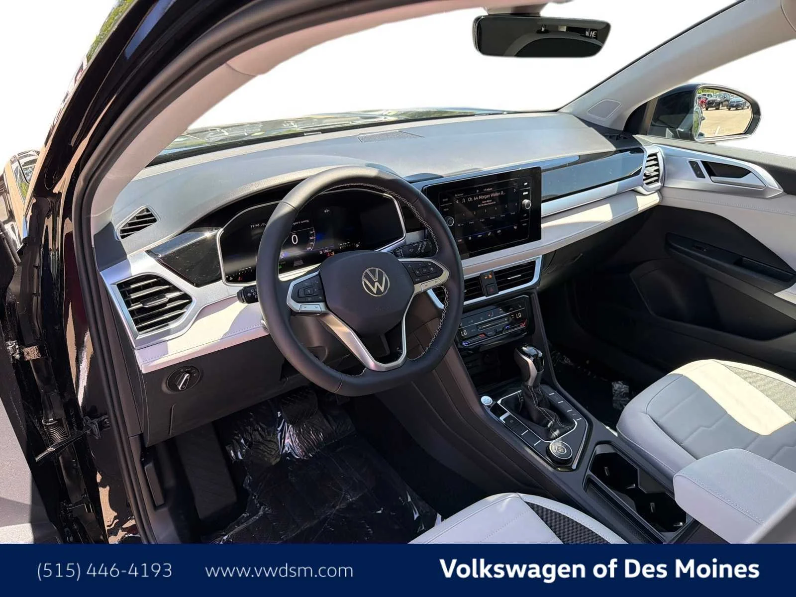 New 2026 Deep Black Pearl Volkswagen SE image 2