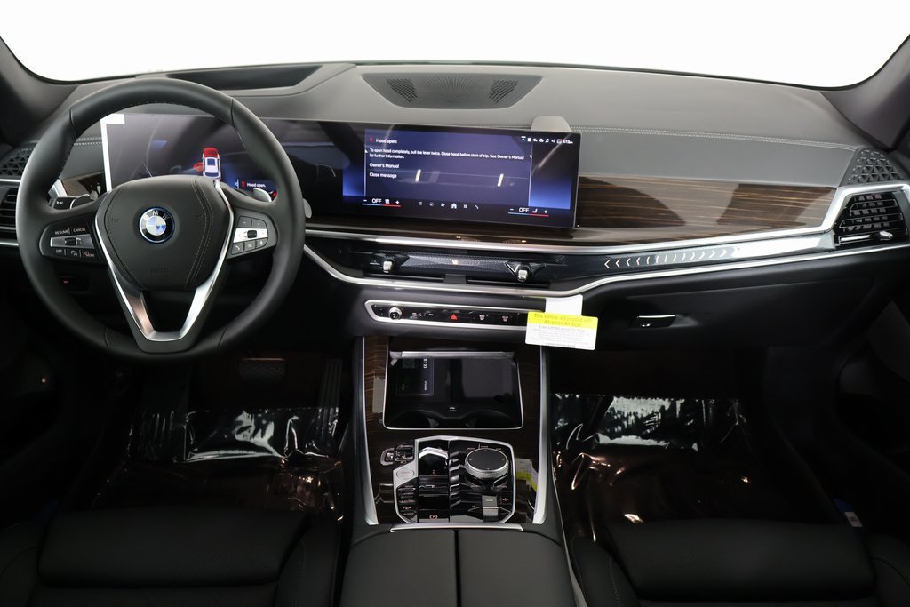 Used 2026 Alpine White BMW xDrive50e image 4