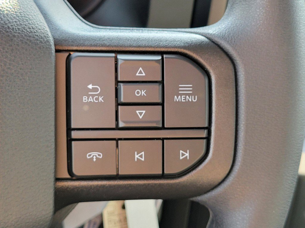 New 2023 Oxford White Ford XLT image 13