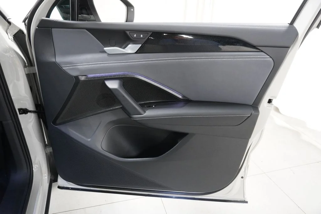 Certified Used 2026 Sandstone w/Deep Black Roof Volkswagen SE R-Line Black image 35