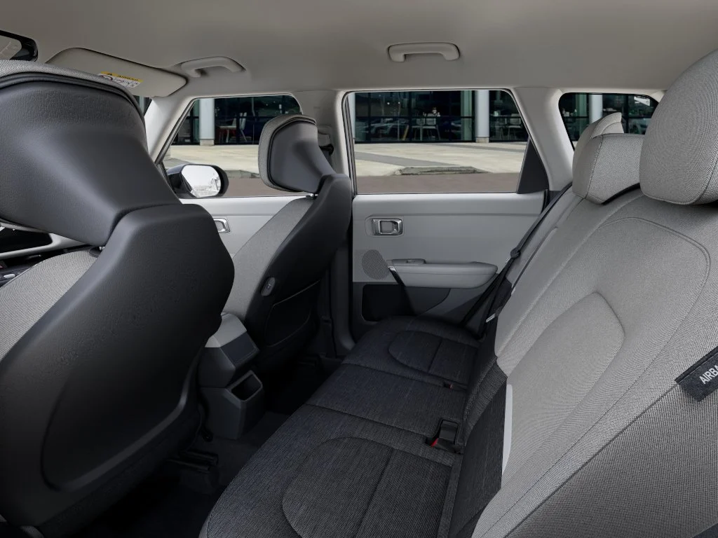 New 2027 Ivory Silver Kia S image 18