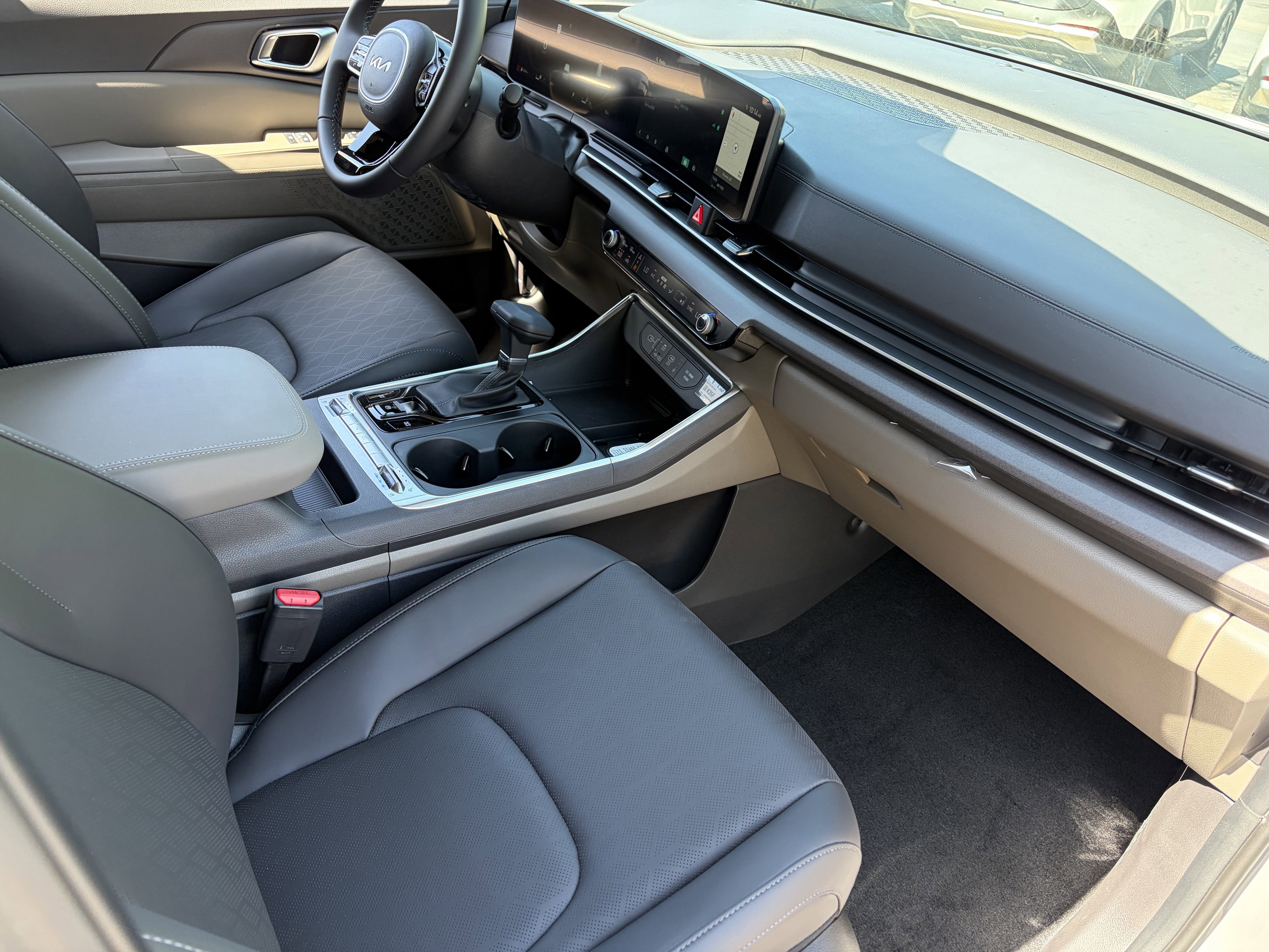 New 2026 Ceramic Silver Kia SX image 10