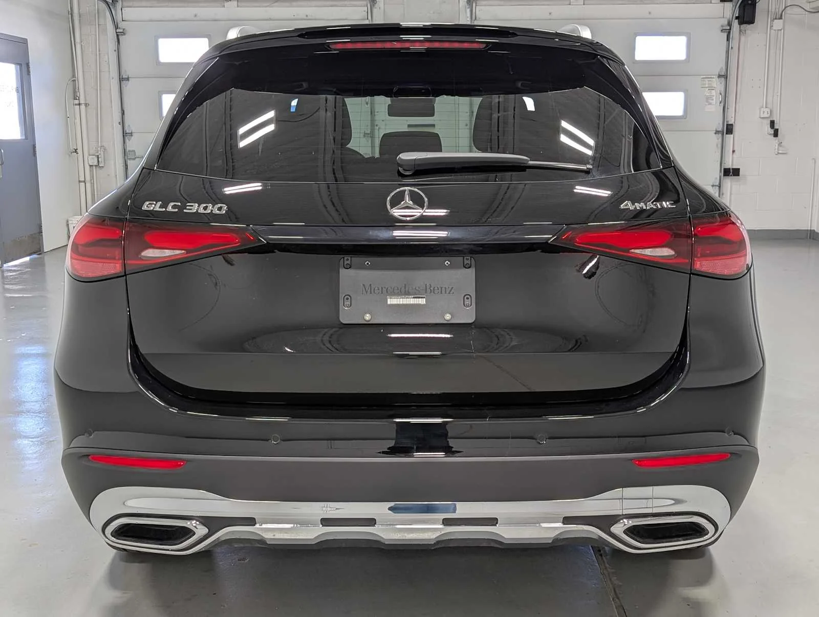 Used 2026 Black Mercedes-Benz GLC 300 image 10