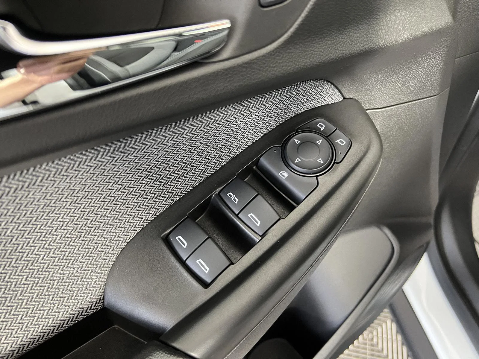 Used 2023 Summit White Chevrolet LT image 14