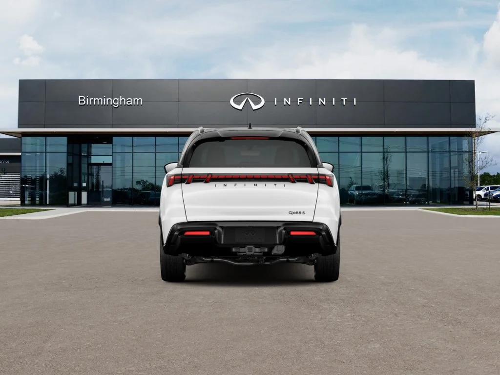 New 2027 2T RAD WHT INFINITI SPORT image 2