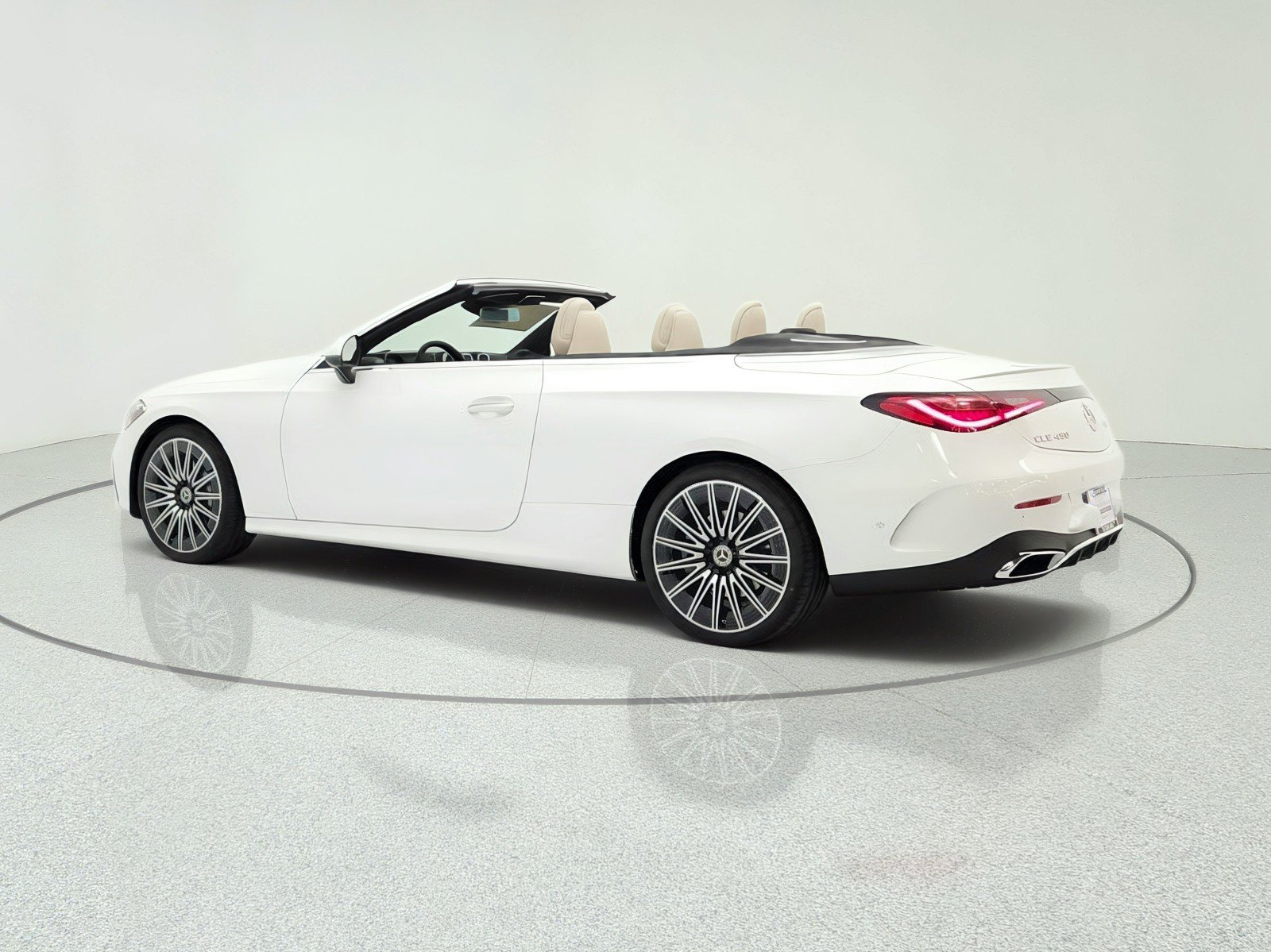 New 2026 MANUFAKTUR Moonlight White Metallic Mercedes-Benz CLE 450 4MATIC® Cabriolet image 22