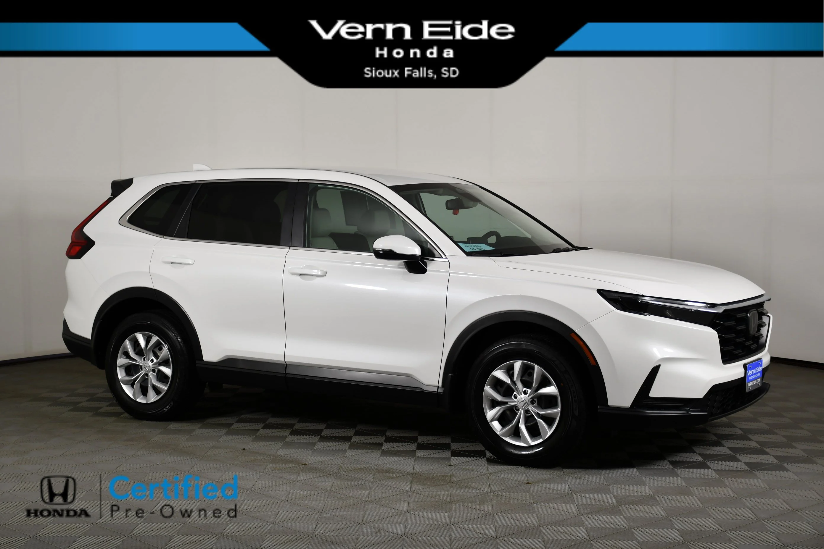 Certified Used 2025 Platinum White Pearl Honda LX image 1