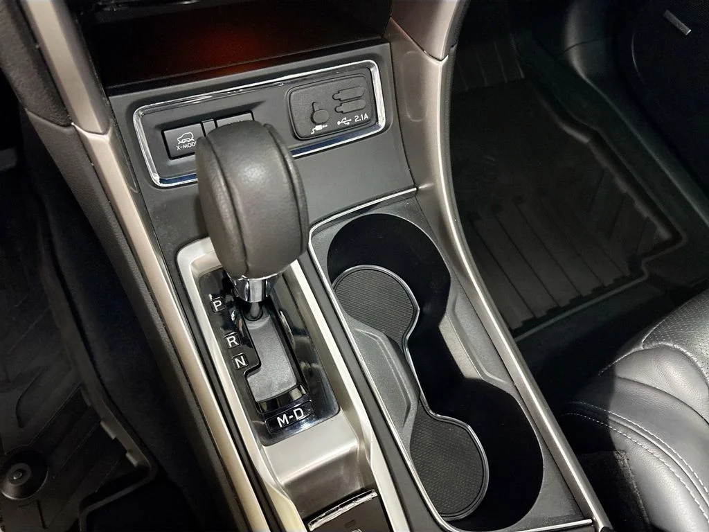 Used 2020 Gray Metallic Subaru Limited image 18