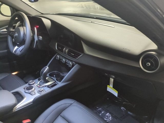 2025 Alfa Romeo Giulia Base - Photo 25