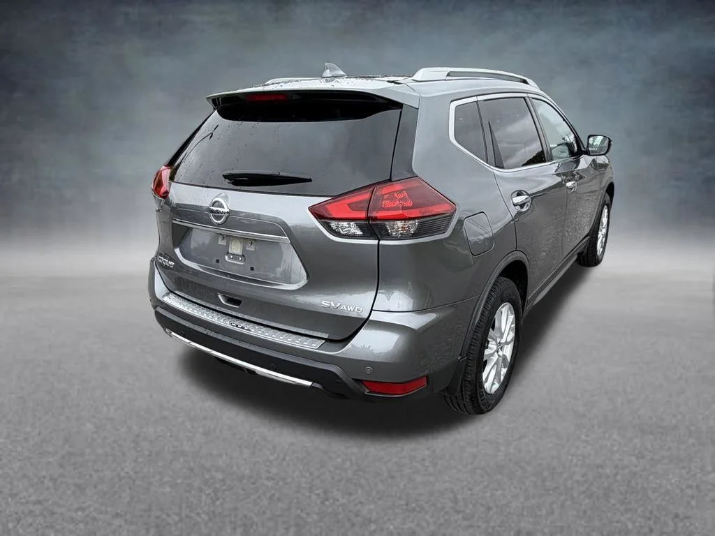 Used 2020 Gray Nissan SV image 5