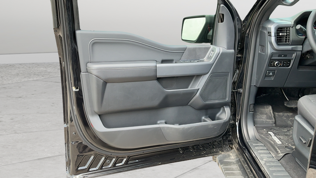 New 2026 Agate Black Metallic Ford XLT image 17