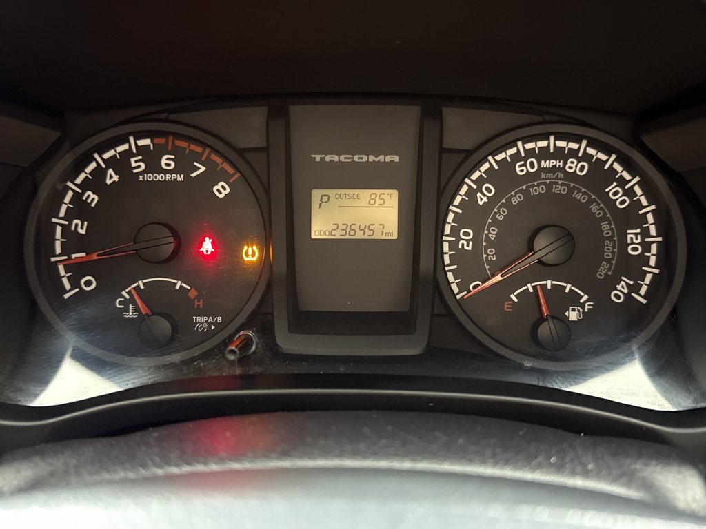 Used 2016 White Toyota SR image 15