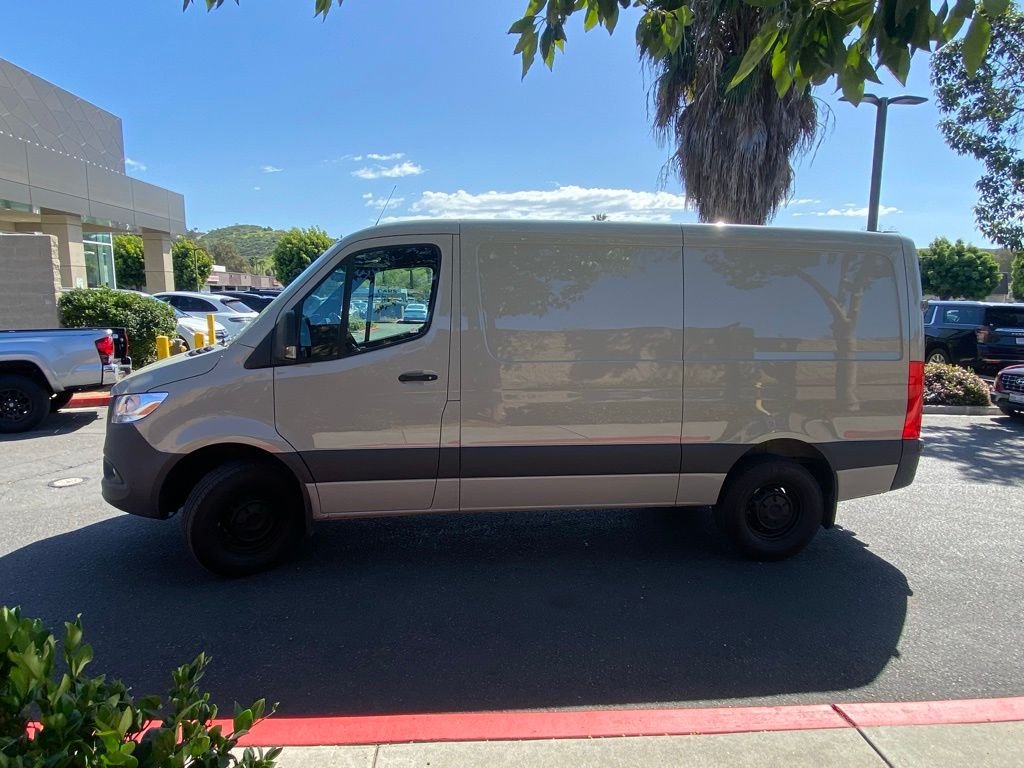 Used 2024 Gray Mercedes-Benz Cargo 144 WB image 4