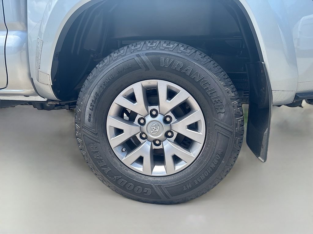 Used 2017 Silver Toyota SR5 image 11