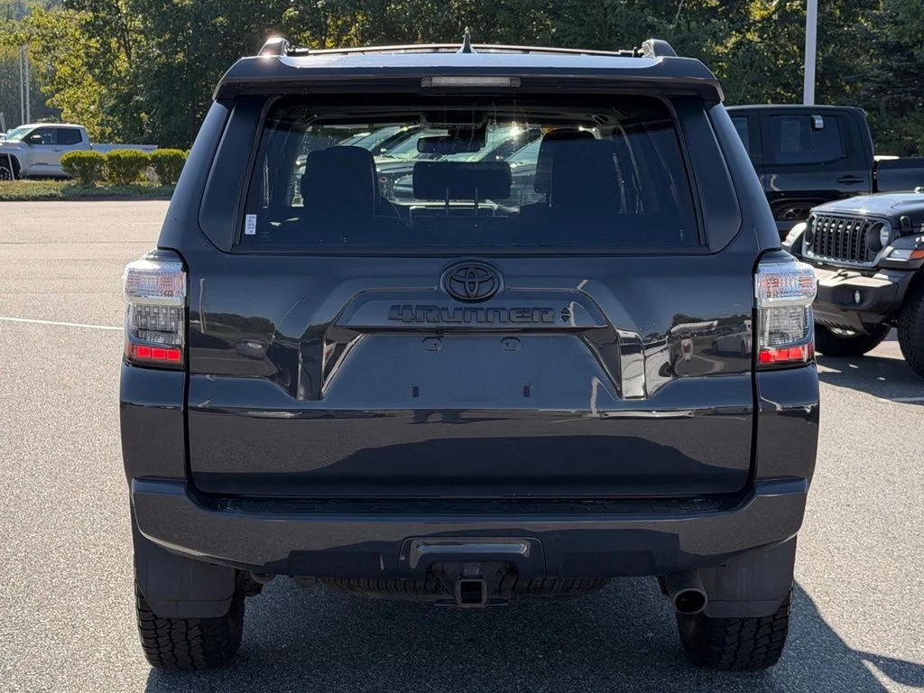 Used 2024  Toyota SR5 Premium image 4