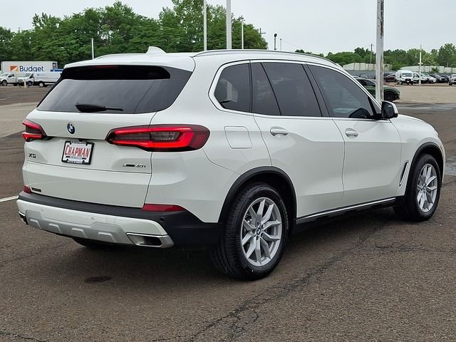 Certified Used 2023 Alpine White BMW xDrive40i image 6