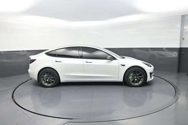 Used 2022  Tesla Long Range image 14