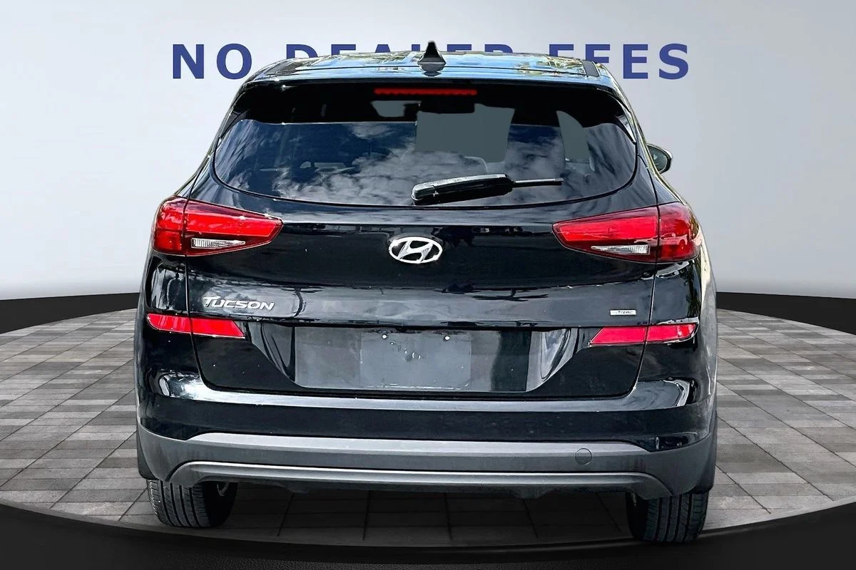 Used 2020  Hyundai SE image 5