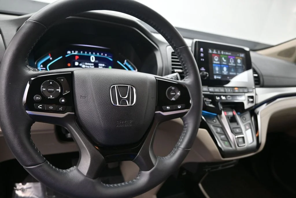 Used 2023  Honda Touring image 18