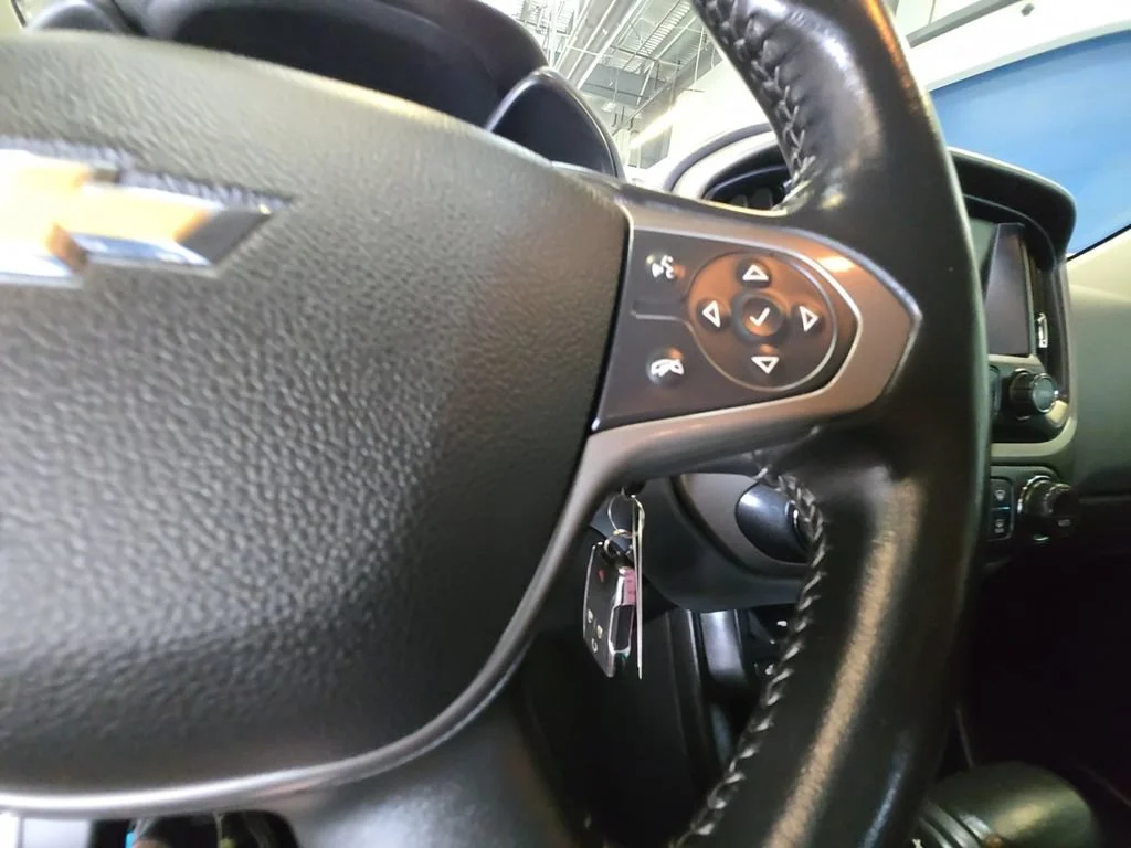Used 2018 SUMMIT WHITE Chevrolet 4WD Z71 image 25