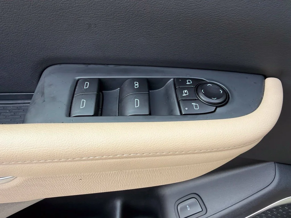 Used 2025 Ebony Twilight Metallic Buick Preferred image 10