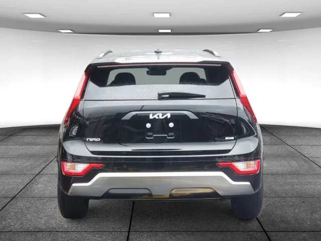 Used 2023 Black Kia EX Touring image 5
