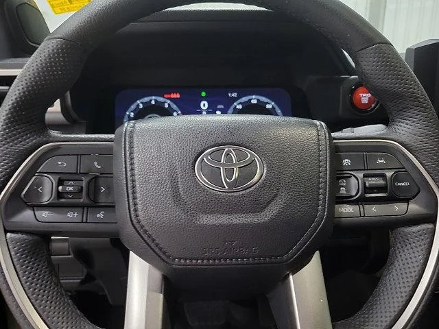 Certified Used 2024 OXIDE BRONZE ME. Toyota  image 19