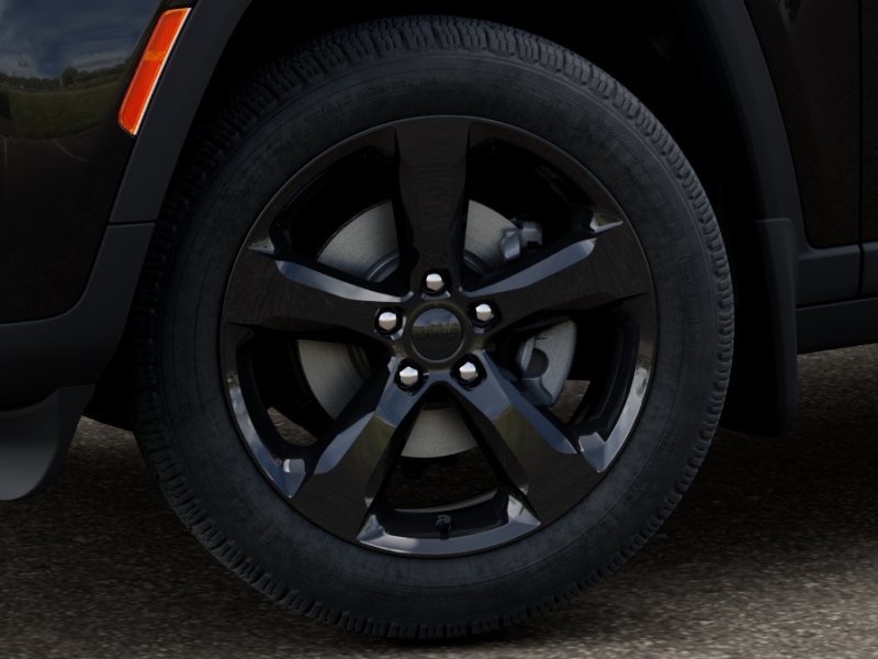 New 2026 Diamond Black Crystal Pearl-Coat Exterior Paint Jeep Limited image 4