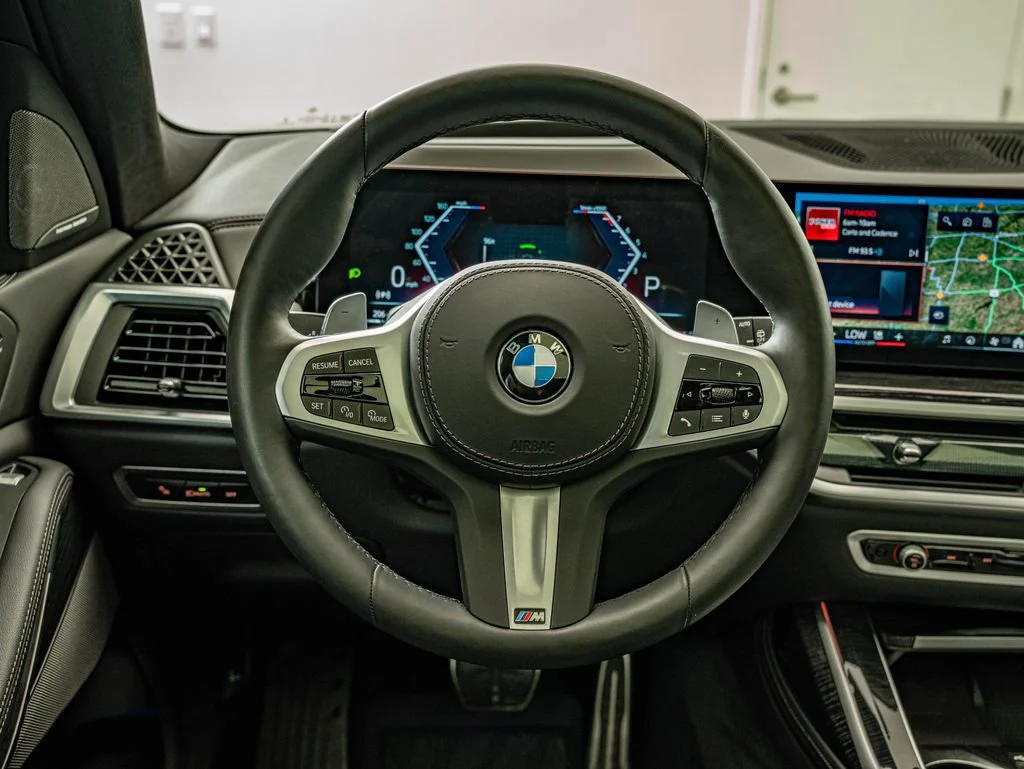 Used 2025 Black Sapphire Metallic BMW xDrive40i image 21