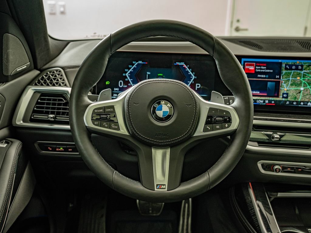 Used 2025 Black Sapphire Metallic BMW xDrive40i image 21