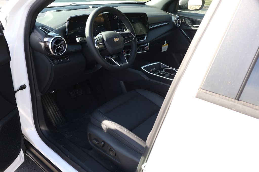 2027 Chevrolet Equinox LT - Photo 13