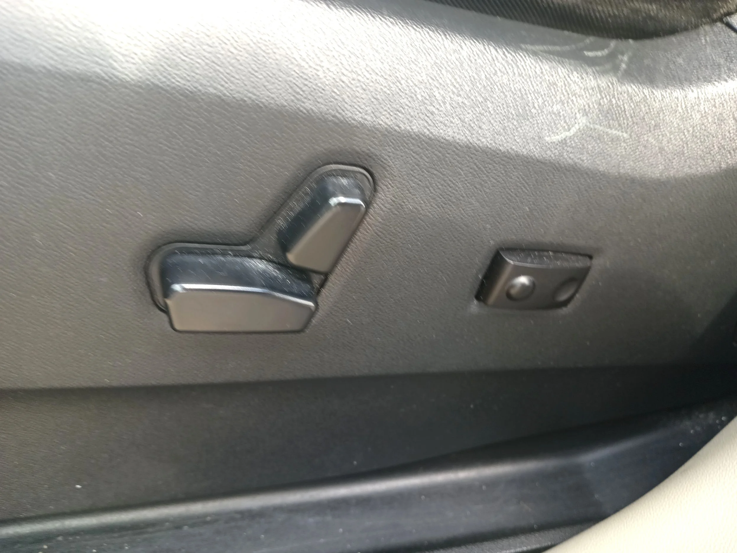 Used 2015 Blue Chrysler Touring image 16