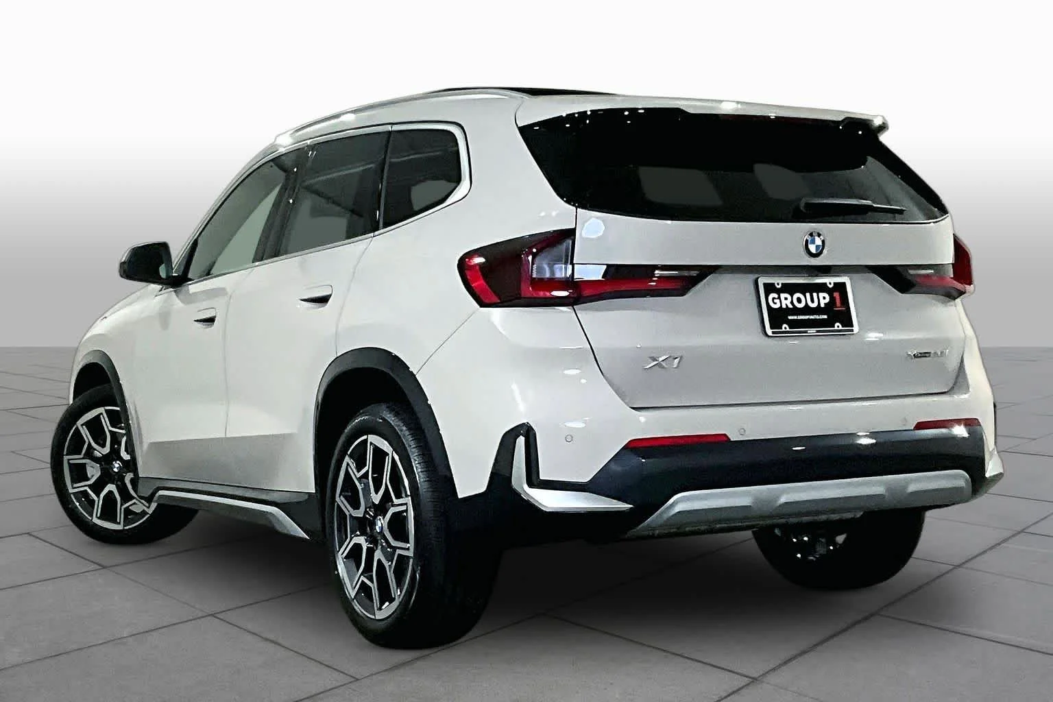 New 2026 Dune Grey Metallic BMW xDrive28i image 3