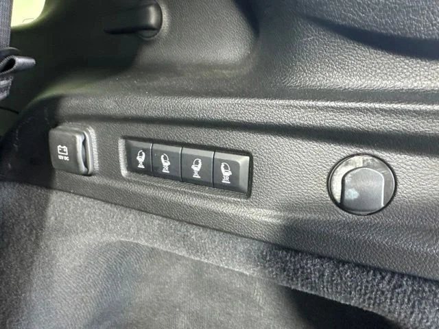 Used 2023 Diamond Black Jeep Overland image 24