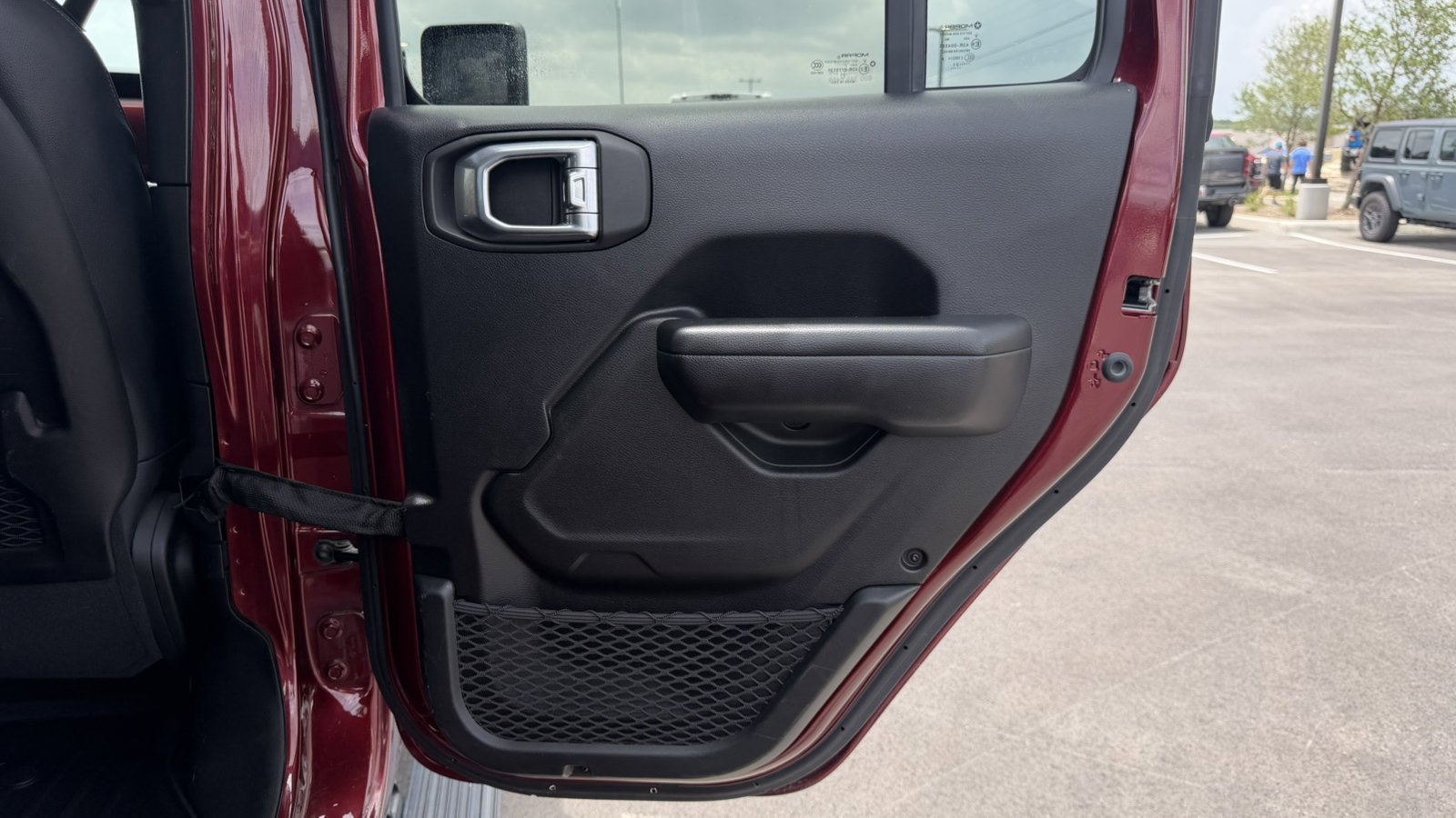 Certified Used 2021 Snazzberry Pearlcoat Jeep Rubicon image 15