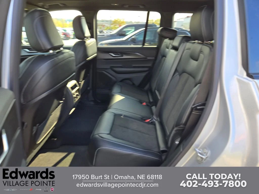 2025 Jeep Grand Cherokee Altitude - Photo 25
