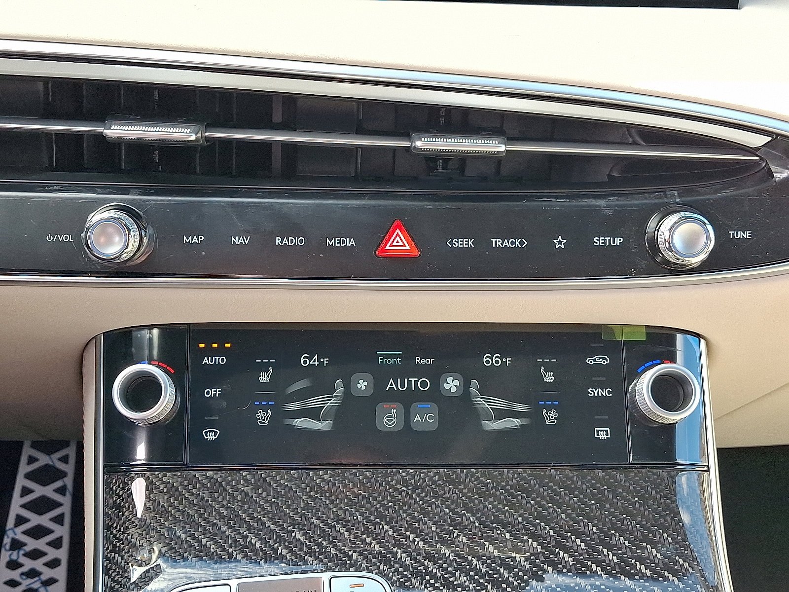 2026 GENESIS GV70 Sport Prestige - Photo 14