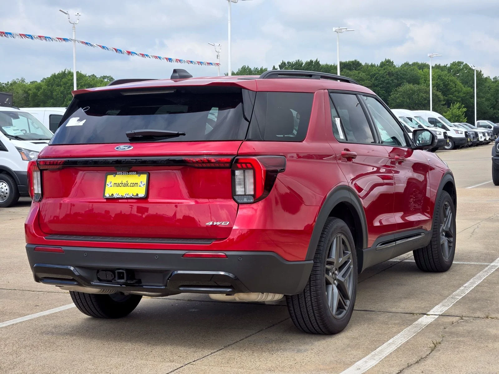 New 2026 Rapid Red Metallic Tinted Clearcoat Ford ST-Line image 4