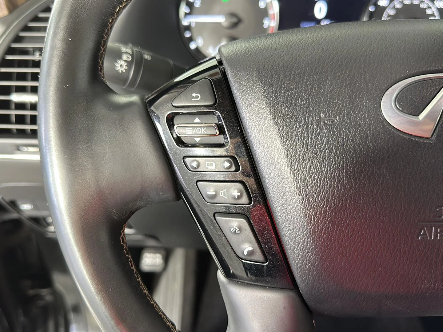 Used 2021 Mineral Black INFINITI PREMIUM SELECT image 14